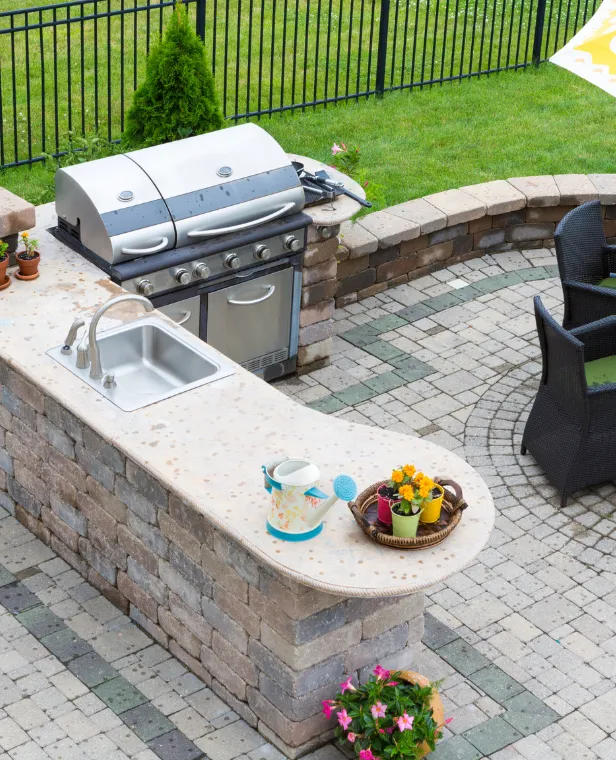 Outdoor kitchen and patio design Los Angeles backyard